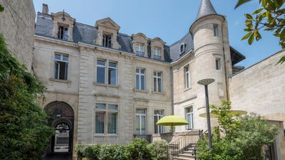 YNDO Hotel