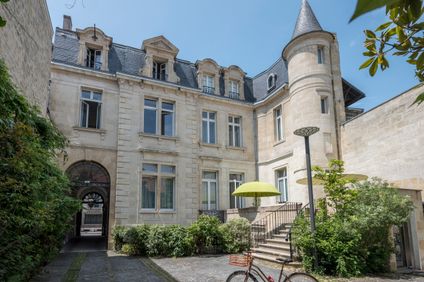 YNDO Hotel