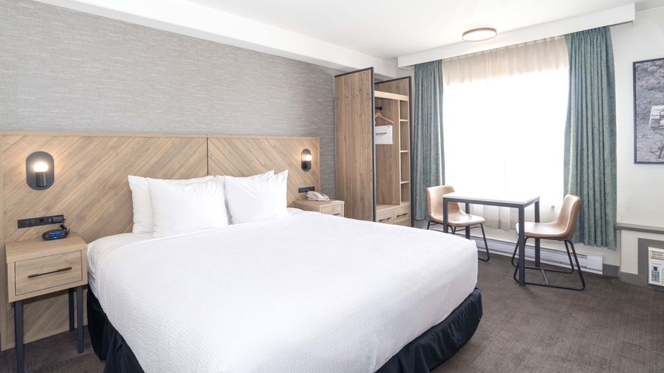 Sandman Hotel Quesnel Room