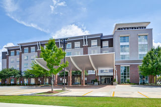 DoubleTree by Hilton Baton Rouge