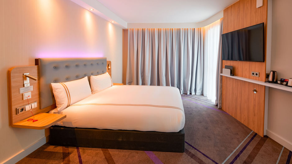 Premier Inn Mannheim City Centre Hotel Room