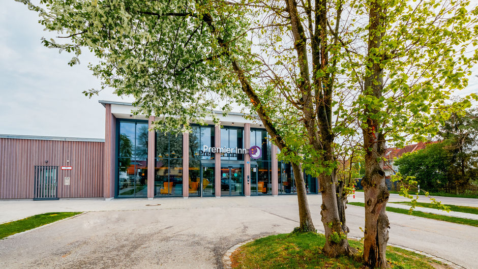 Premier Inn Munich Airport Exterior