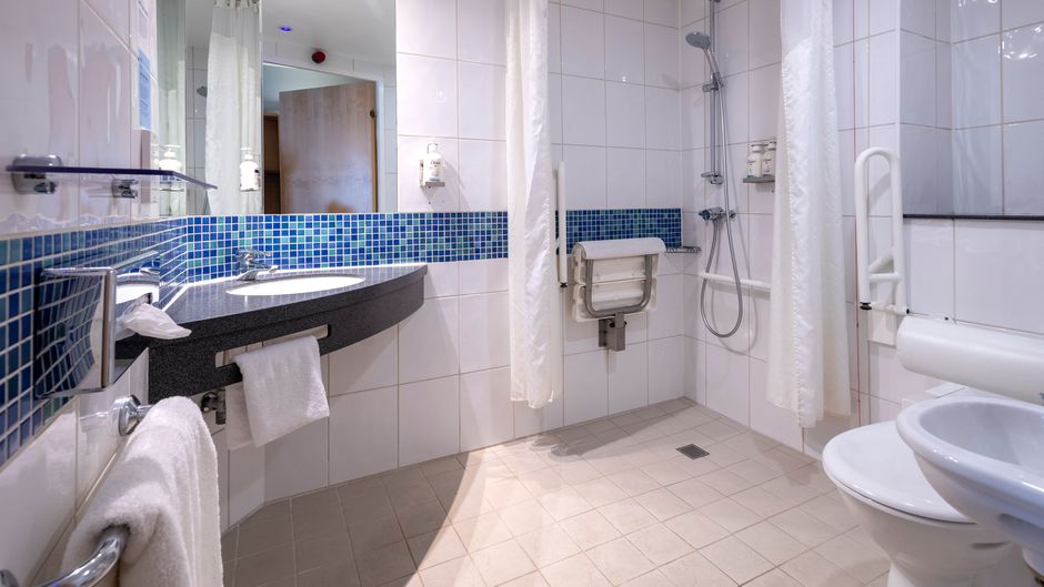 Holiday Inn Express Stevenage Room