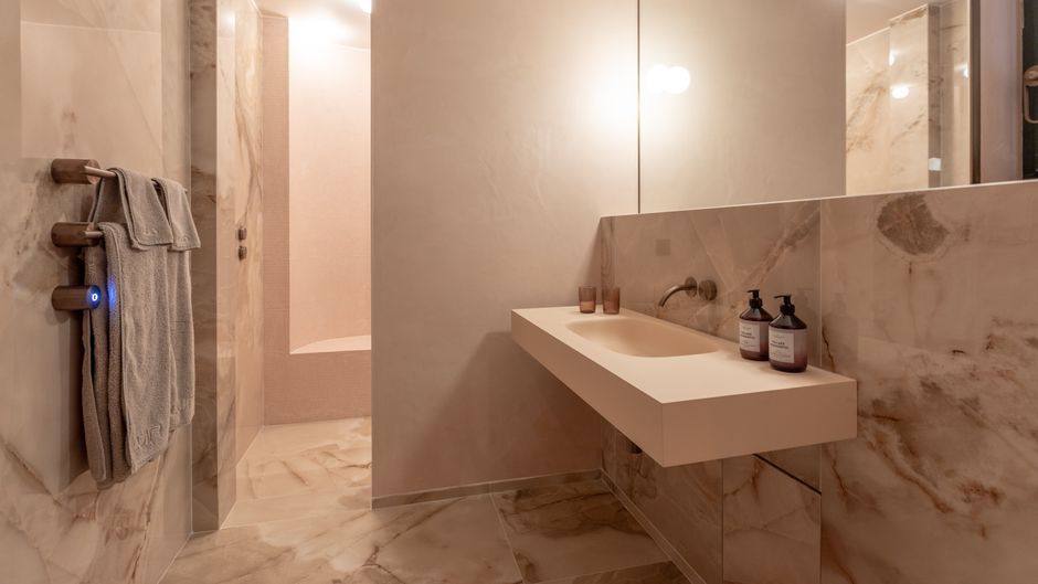 YNDO Hotel Room