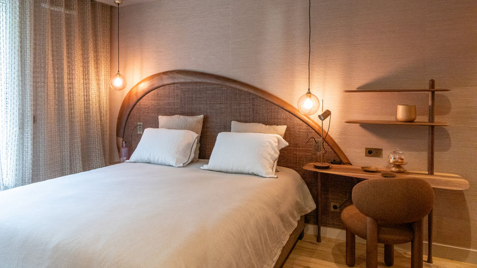 YNDO Hotel Room