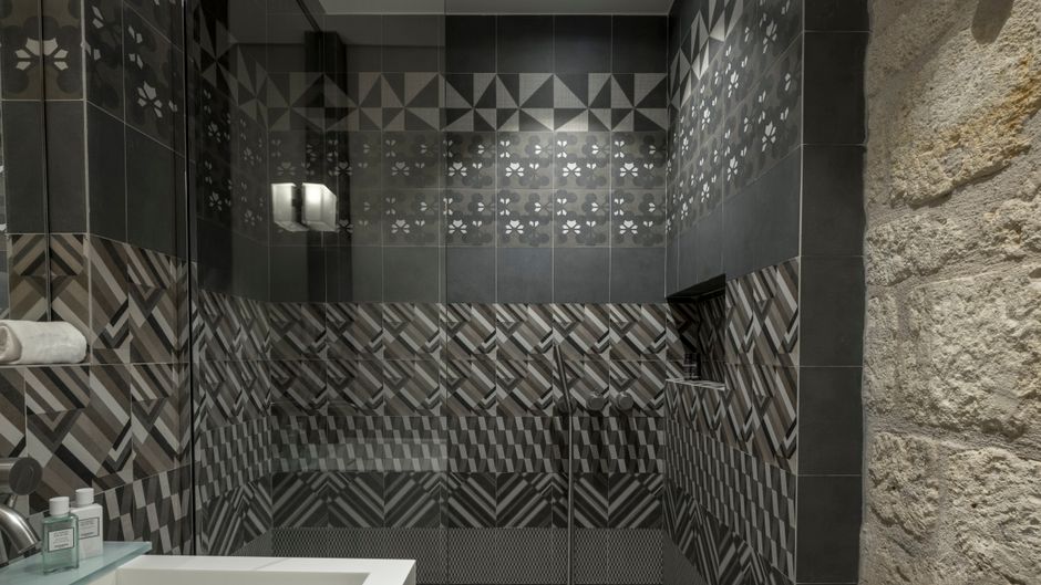 YNDO Hotel Room