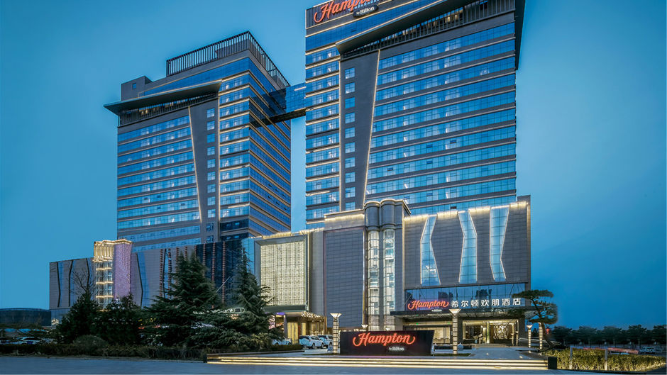 Hampton IQN Rainbow Exterior