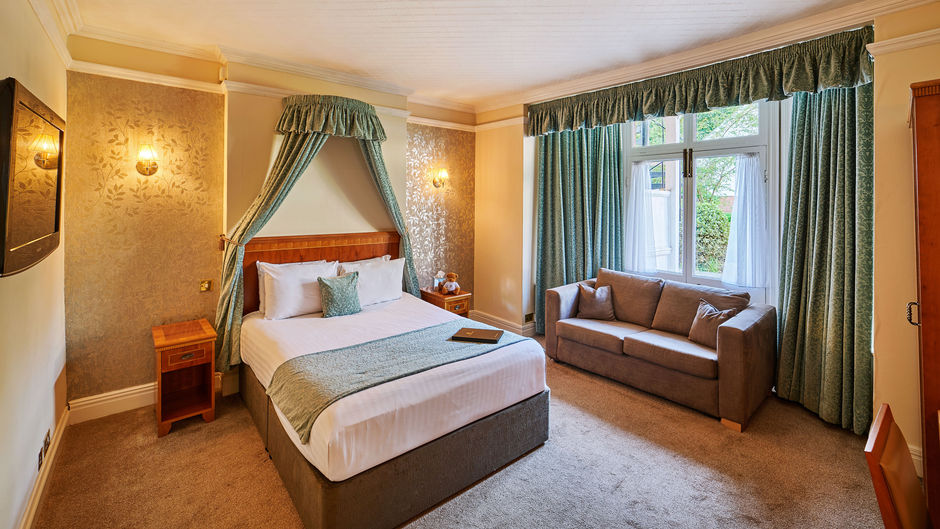 Lismoyne Hotel Room