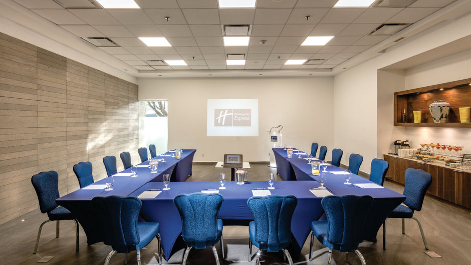 Holiday Inn Express Puebla Meeting