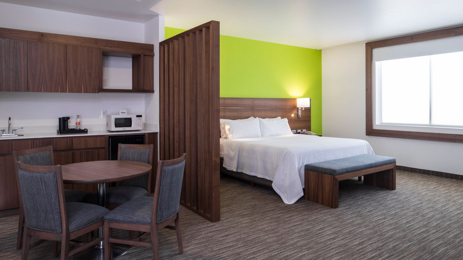 Holiday Inn Express Puebla Suite