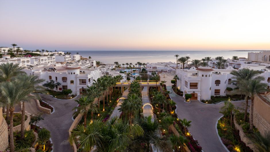 Continental Plaza Beach Resort Exterior