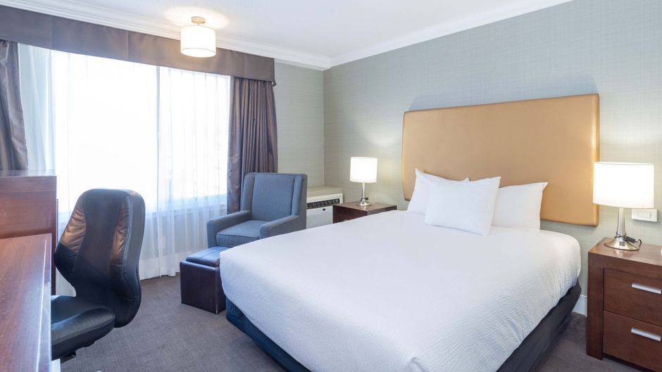 Sandman Inn & Suites Vernon Room