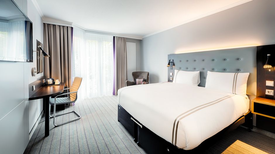 Premier Inn Stuttgart Bad Cannstatt Room
