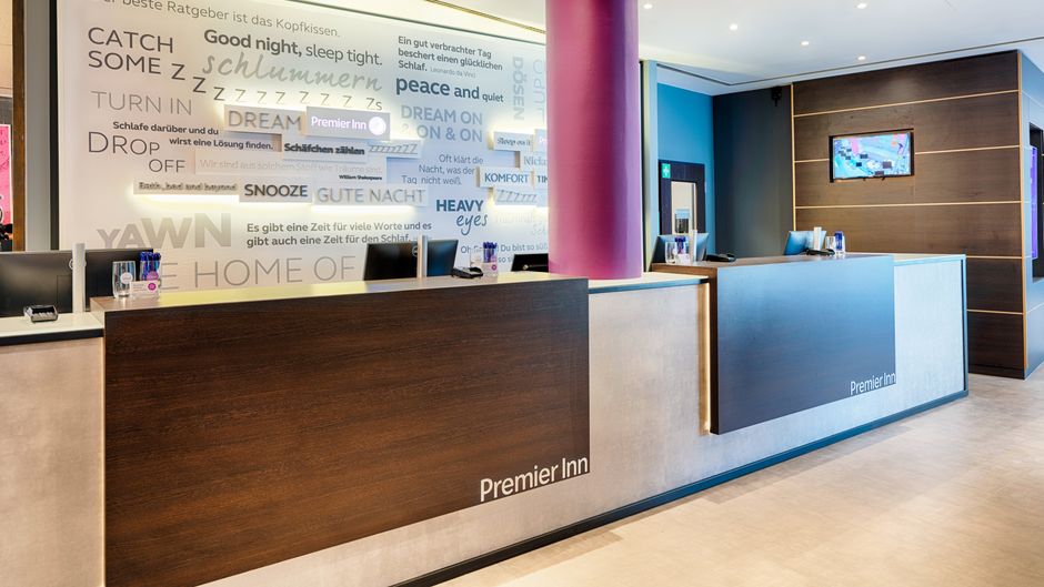 Premier Inn Stuttgart Bad Cannstatt Lobby