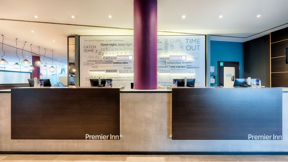 Premier Inn Stuttgart Bad Cannstatt Lobby