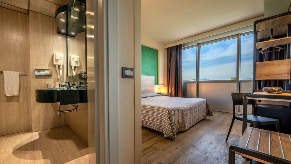 Galilei Hotel Room