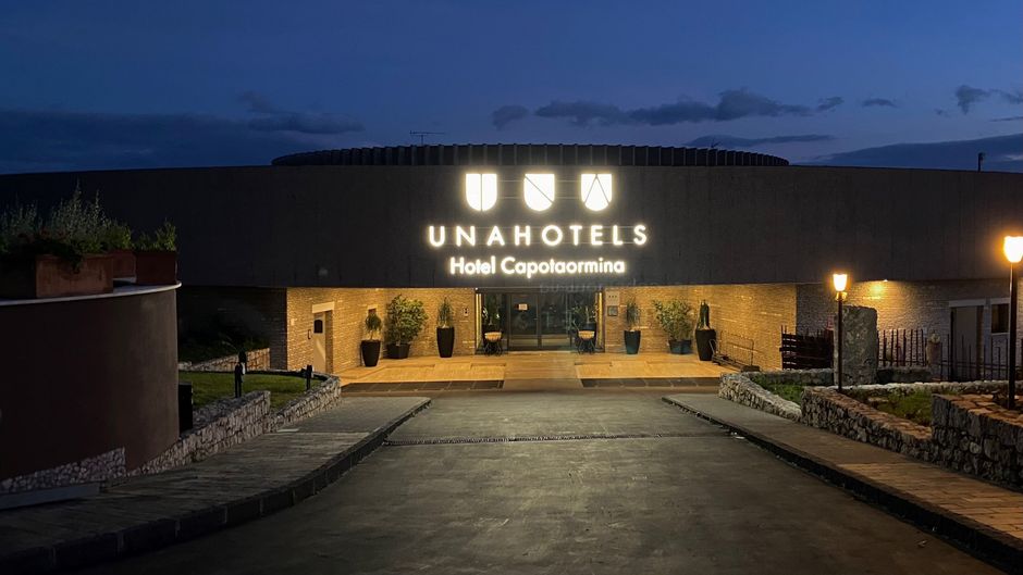 UNAHOTELS Capotaormina Exterior