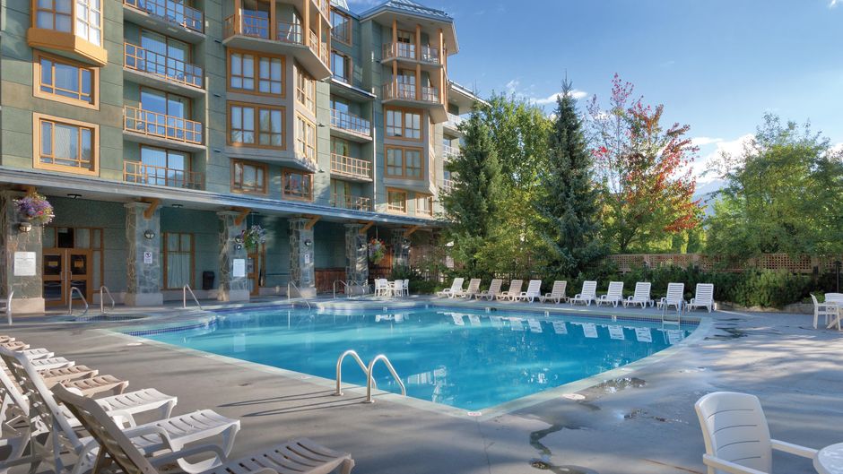 WorldMark Whistler Cascade Lodge Exterior
