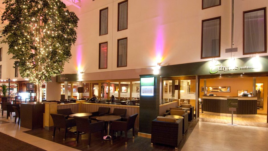 Premier Inn London Heathrow A. (Bath Rd) Lobby