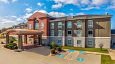 Holiday Inn Express Hotel & Suites