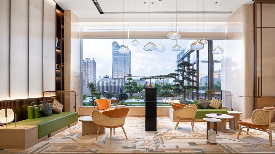 Home2 Suites Xingyi Jushan Plaza Lobby