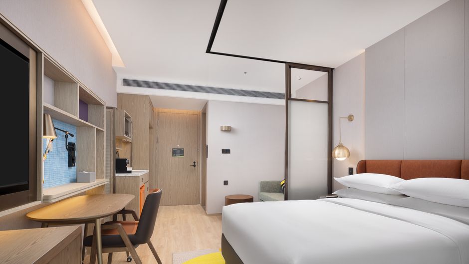 Home2 Suites Xingyi Jushan Plaza Room