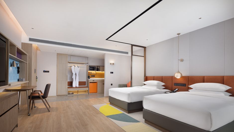 Home2 Suites Xingyi Jushan Plaza Room