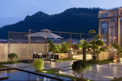 Home2 Suites Xingyi Jushan Plaza