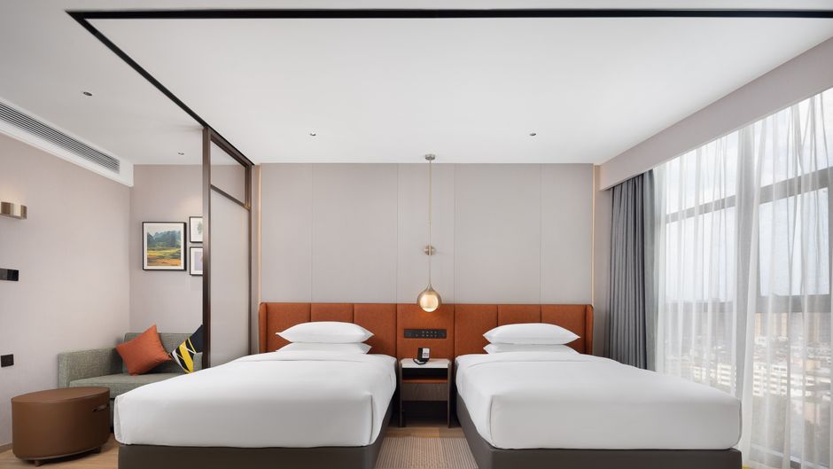 Home2 Suites Xingyi Jushan Plaza Room