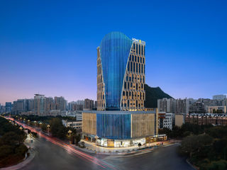 Home2 Suites Xingyi Jushan Plaza