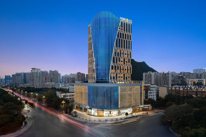 Home2 Suites Xingyi Jushan Plaza