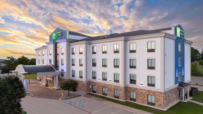 Holiday Inn Express & Suites Denton