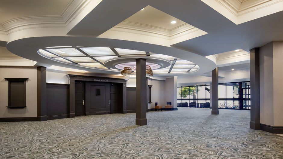 Holiday Inn Parkway Convention Centre Meeting