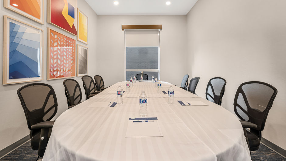 Holiday Inn Express Edmonton South Meeting
