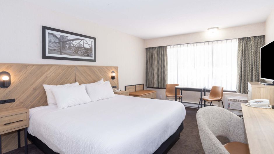 Sandman Hotel Castlegar Room