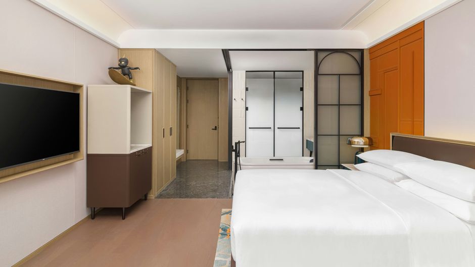 Renaissance Qingdao Hotel Room