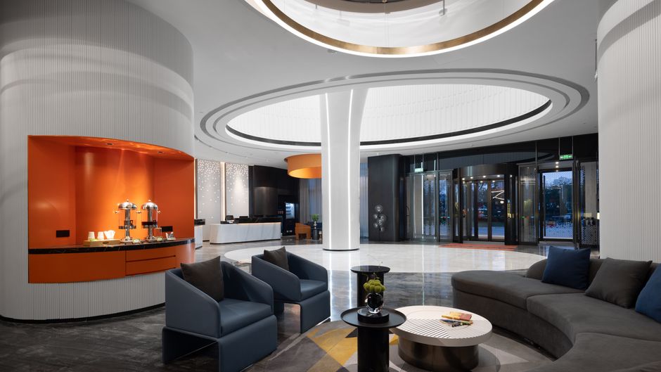 Hampton by Hilton Beijing Bird's Nest Lobby