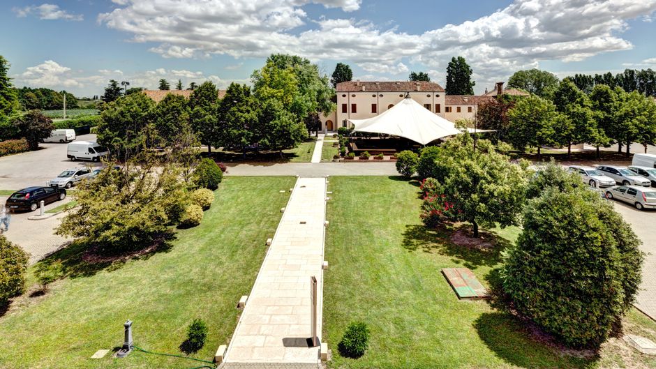 UNA Hotes Occhiobello Exterior