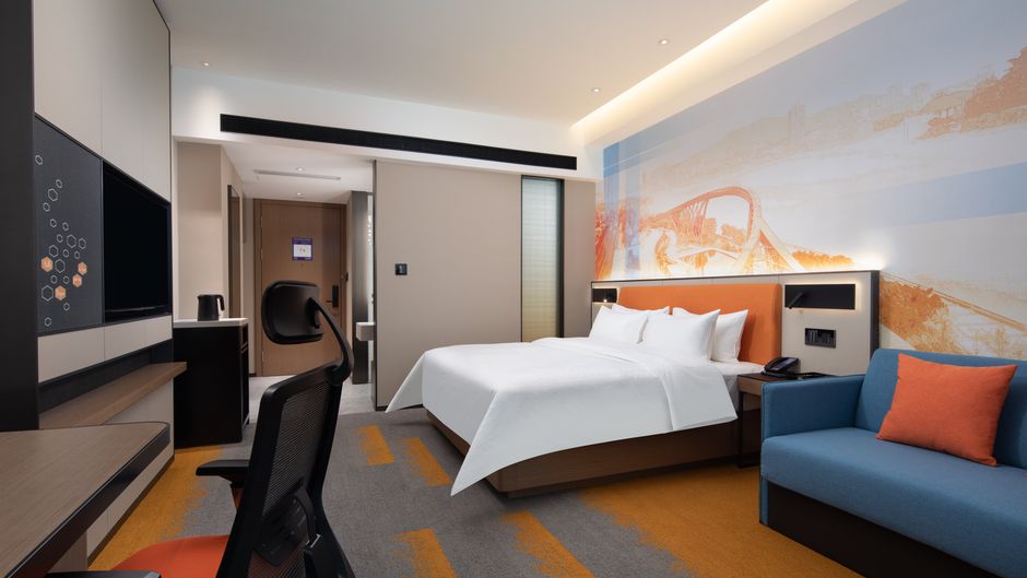 Hampton Yibin Railway Station Room