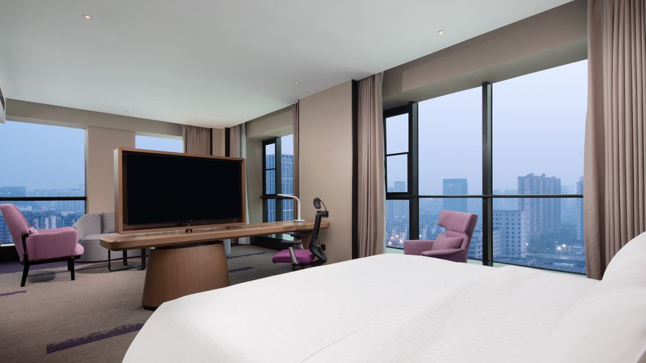Hampton Yibin Railway Station Room