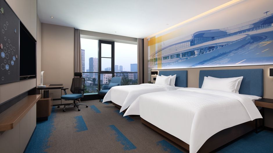 Hampton Yibin Railway Station Room