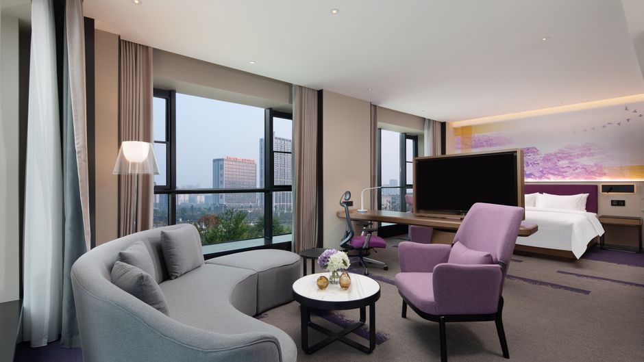 Hampton Yibin Railway Station Room