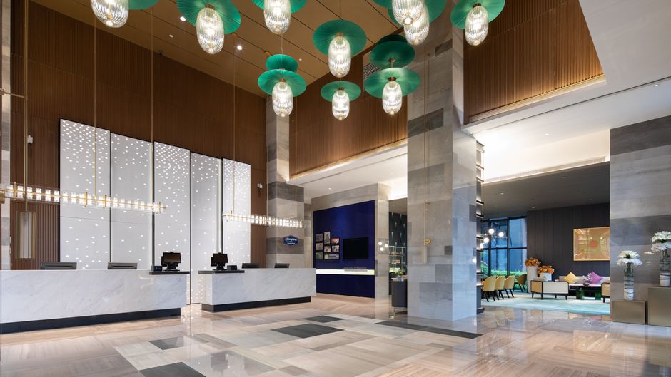 Hampton Yibin Railway Station Lobby