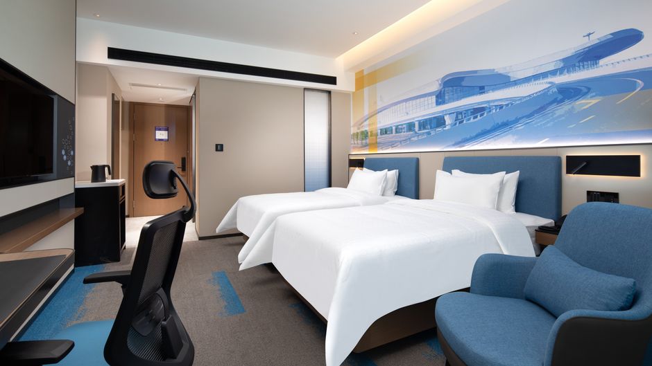 Hampton Yibin Railway Station Room
