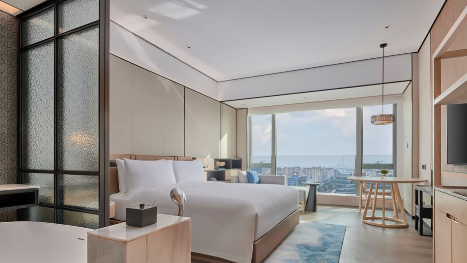 DoubleTree Shenzhen Airport Residences Room