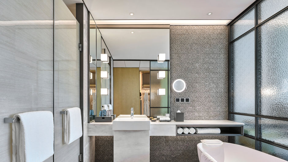 DoubleTree Shenzhen Airport Residences Room