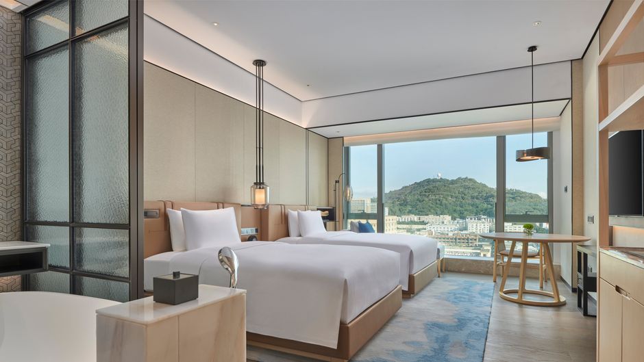 DoubleTree Shenzhen Airport Residences Room