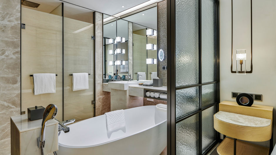 DoubleTree Shenzhen Airport Residences Room