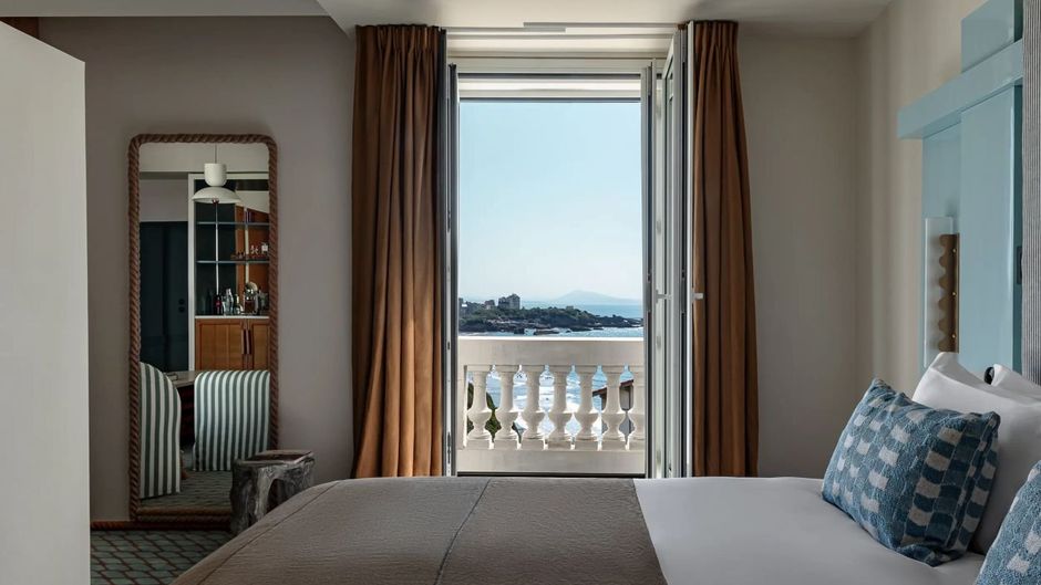 Regina Experimental Biarritz Suite
