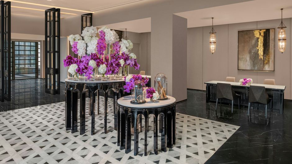 The Ritz-Carlton, Bangkok Lobby